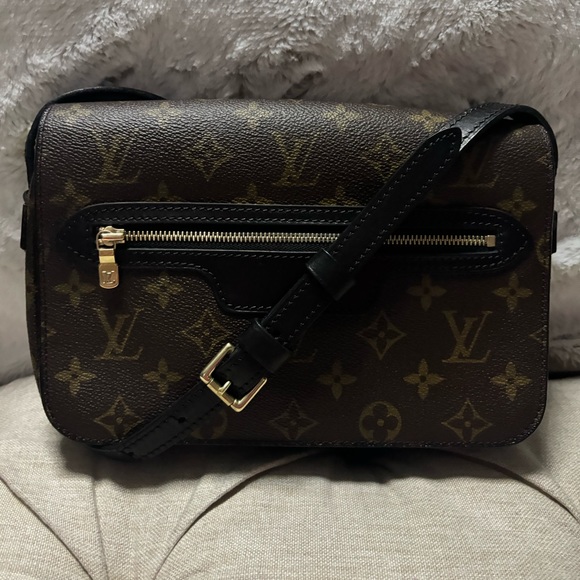COPY - ✨Louis Vuitton St. Germain Crossbody ✨ - Picture 3 of 13